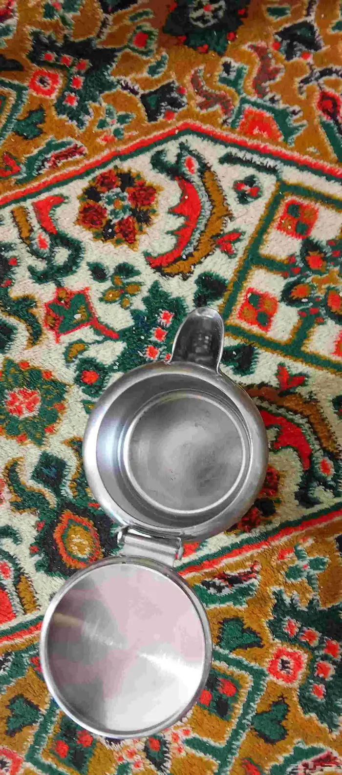 علبه أو حافظه ستيل اصليه مع ملقمه مقاس نادر اصليه 17