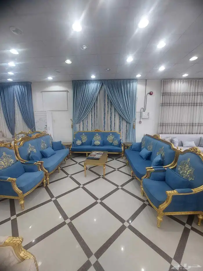 تصفيات محل طقم كنب كلاسيكي من الخشب الزن الاحمر بنصف التمن ي 0