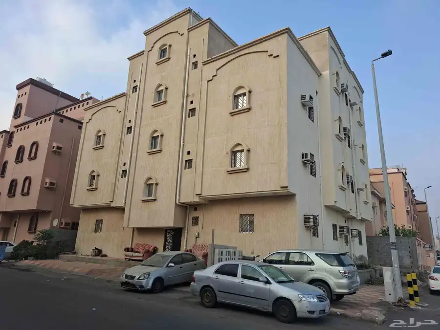 عماره للبيع 8 شقق عمرها 9 سنوات مليون 400 0