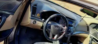 Hyundai i40 model 2013 Engine- gear and ac every thing good 1