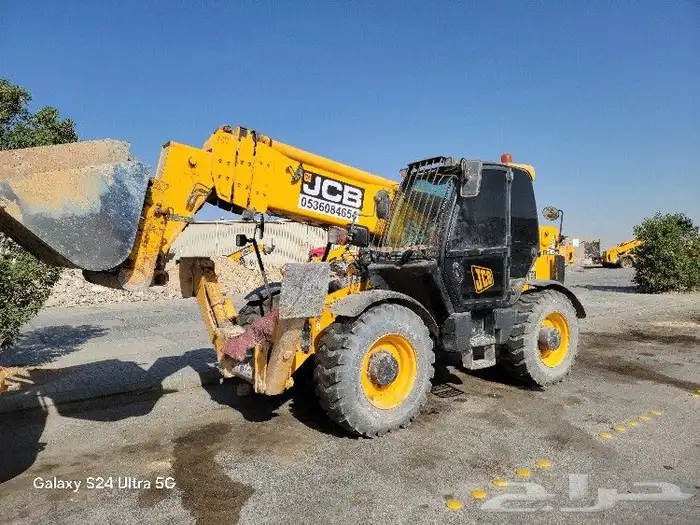 رافعه تلسكوبيه تليهندر بوم لودر جي سي بي للايجار forklift fo 2