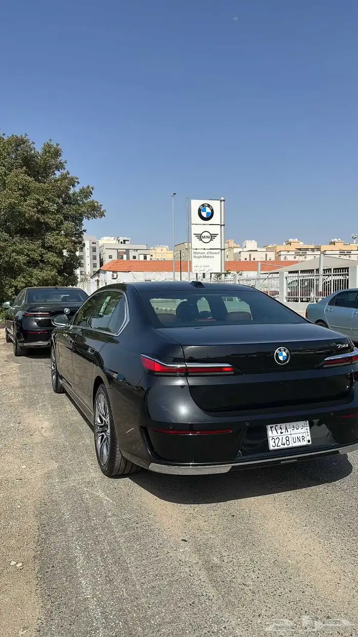 الشارقة لتأجير السيارات 2