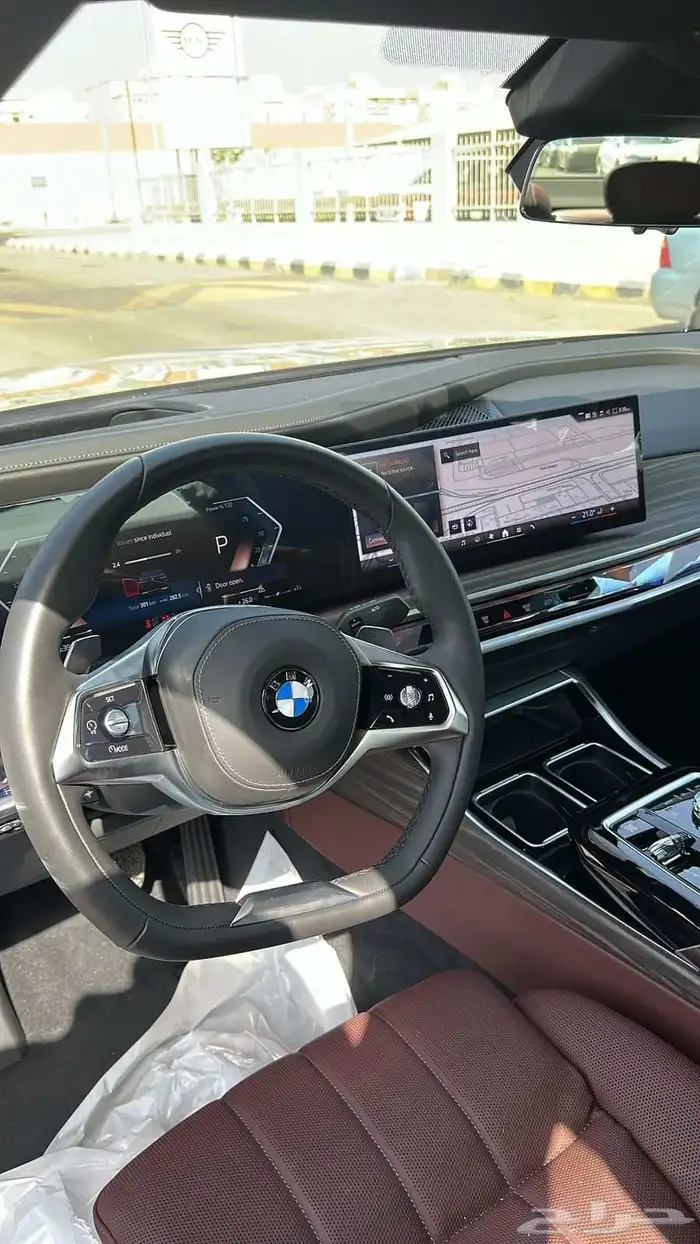 الشارقة لتأجير السيارات 4