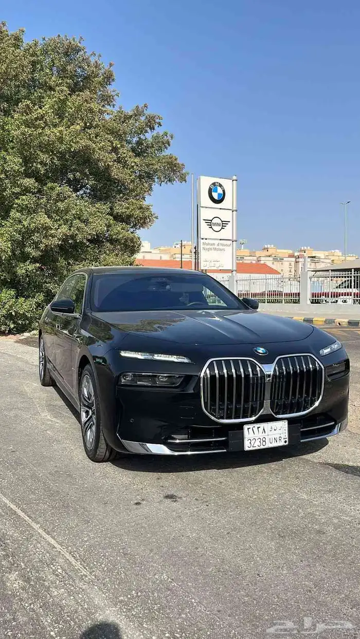 الشارقة لتأجير السيارات 1