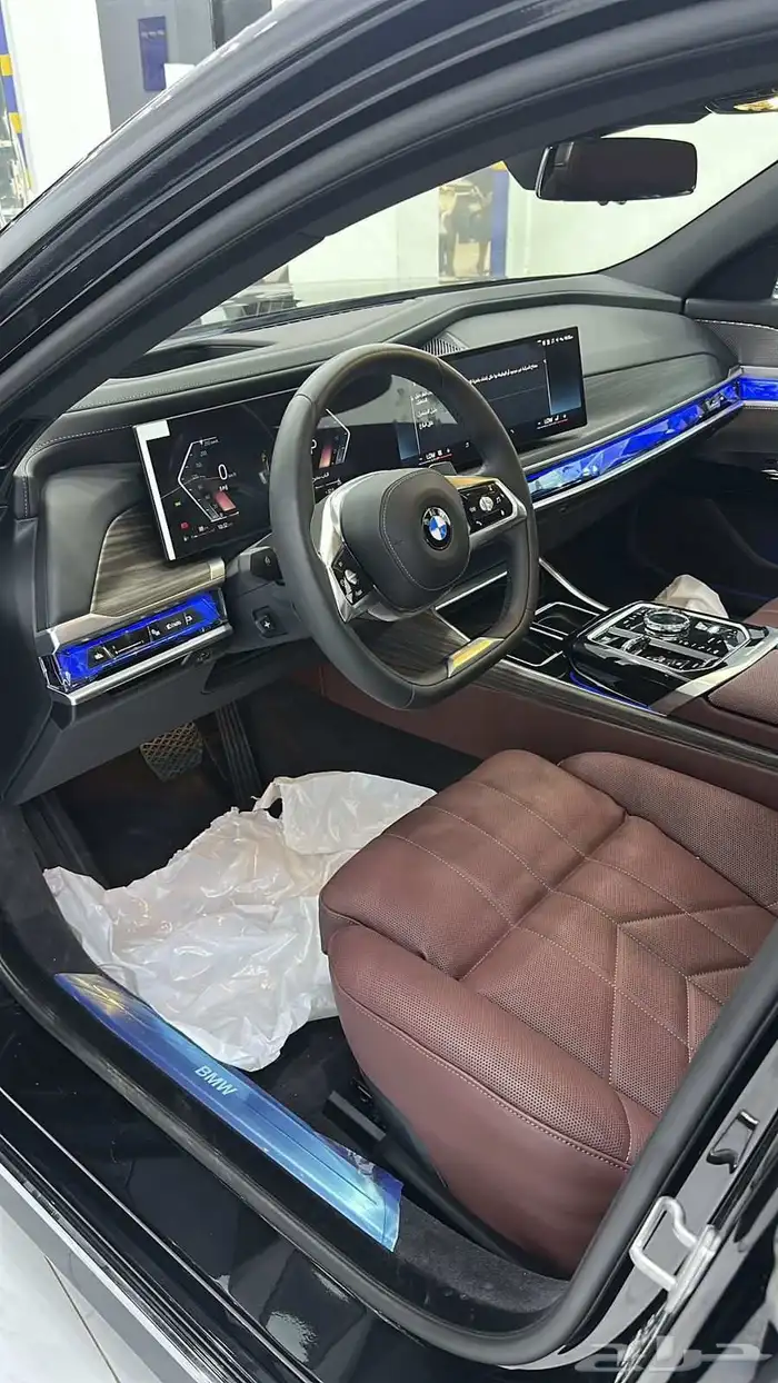 الشارقة لتأجير السيارات 3