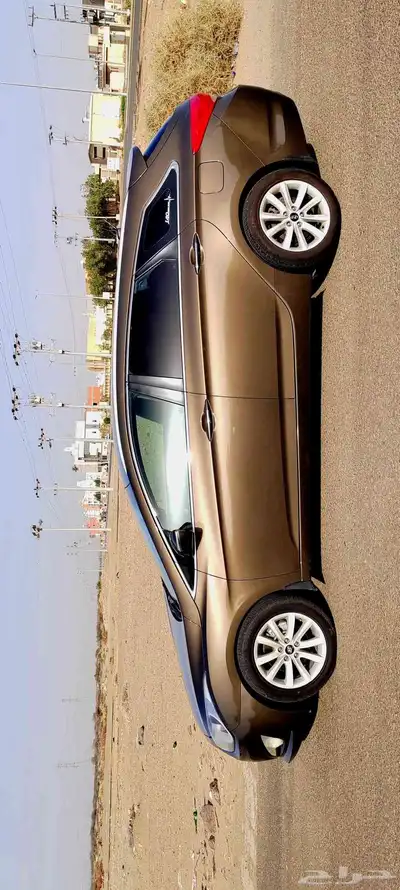 Hyundai i40 model 2013 Engine- gear and ac every thing good 5