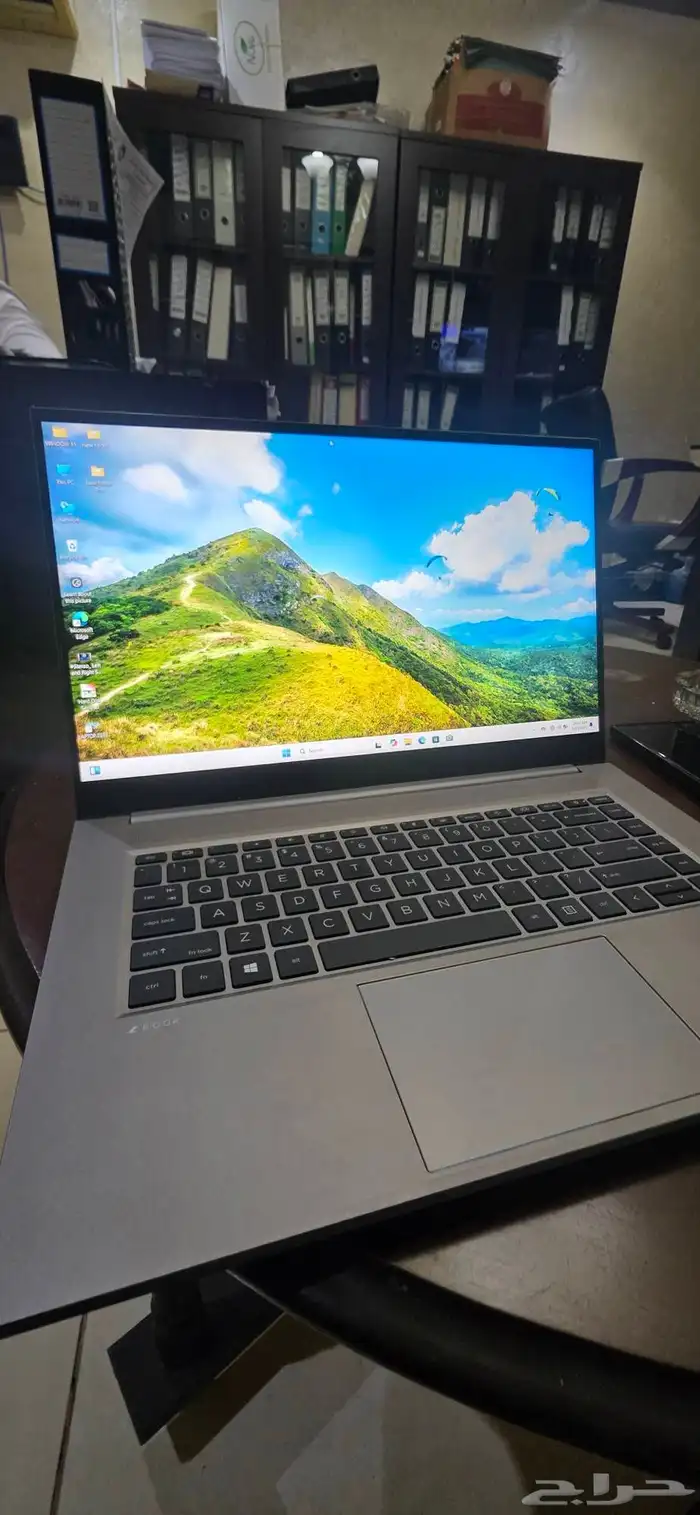HP ZBook Studio i7-10th RAM 32GB T2000 4GB 1