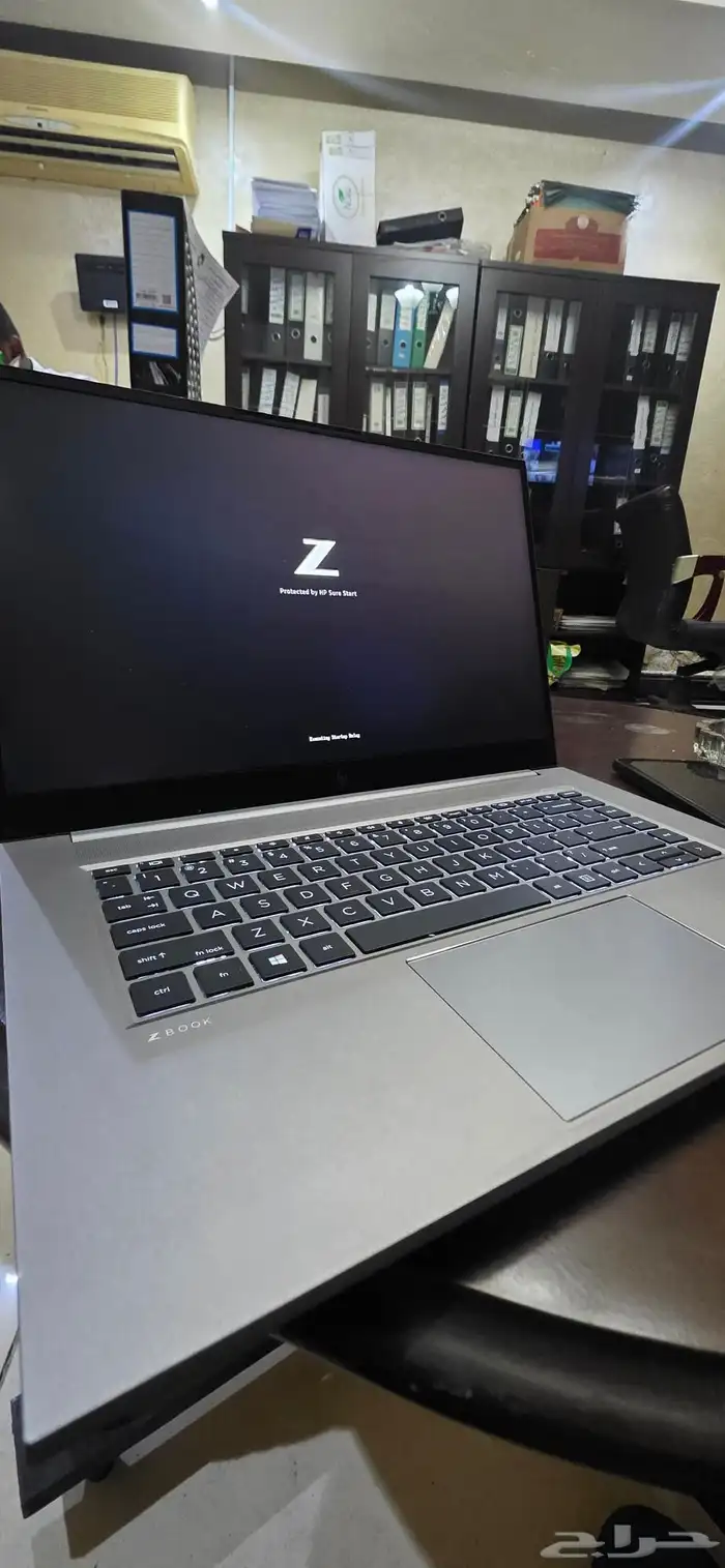 HP ZBook Studio i7-10th RAM 32GB T2000 4GB 0