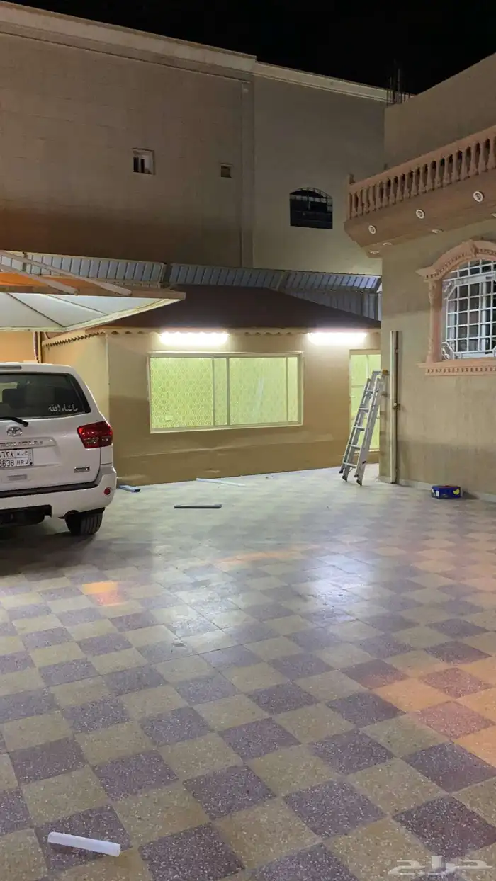 مشب كامل للبيع من الفرش وكذلك أدوات الكهرب 3