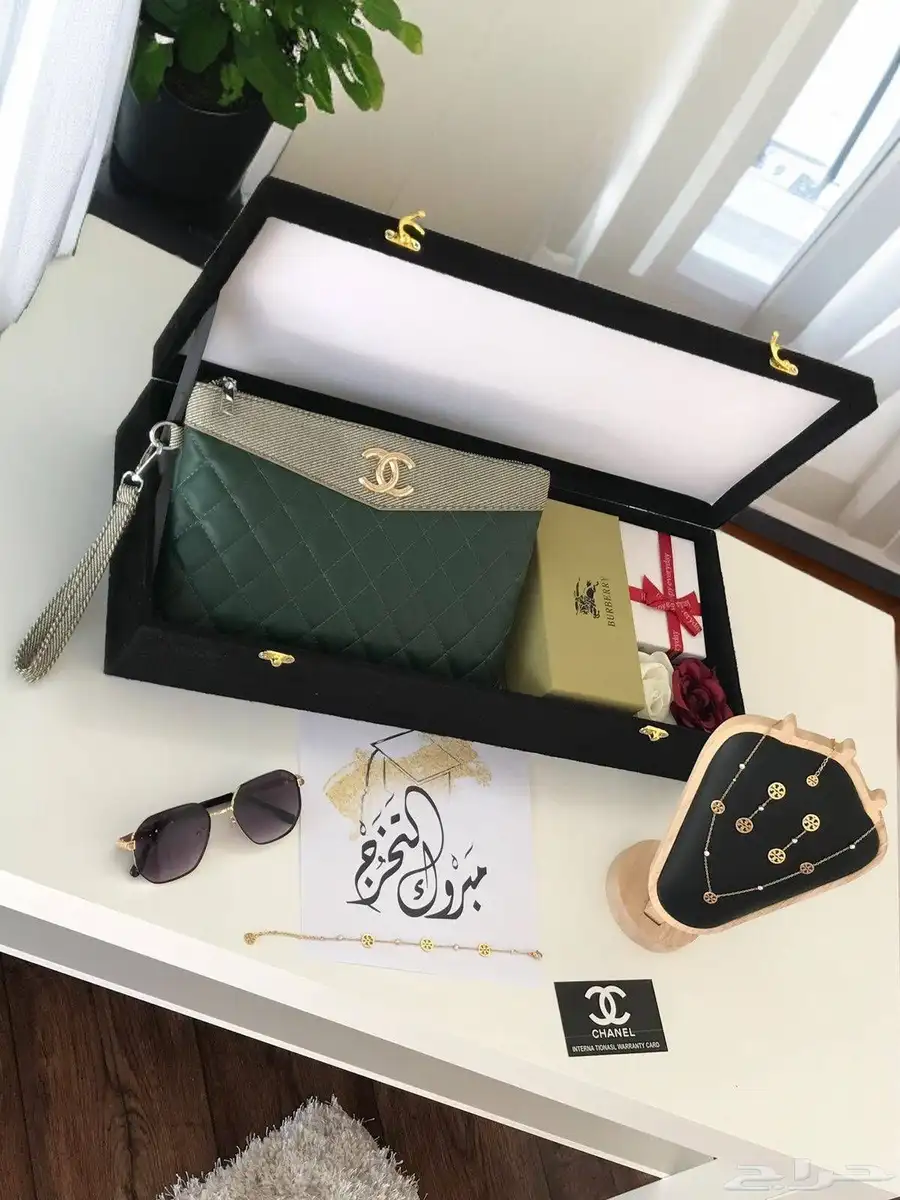 وفرت اطقم نسائية ماركة اسعار مناسبة 0