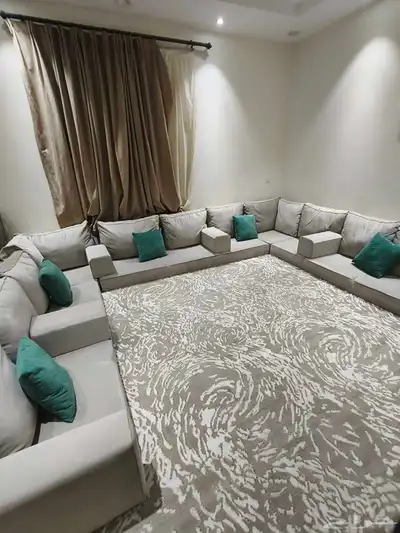 كنب 4 4 للبيع 0