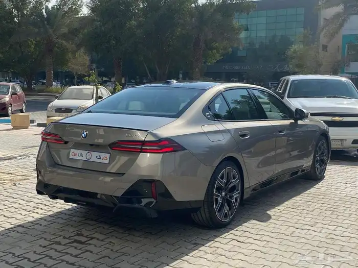 بي ام 520 2