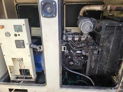 للبيع اوالايجار مولدكهرباء بيركنز 30كليو نظيف علي الشرط 1