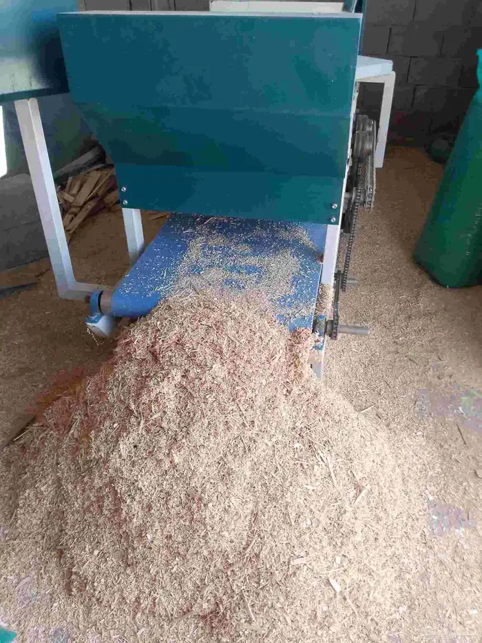 يتوفر نشاره خشب ابيض كميات خاليه من الرطوبه وعلى استعداد لتل 4