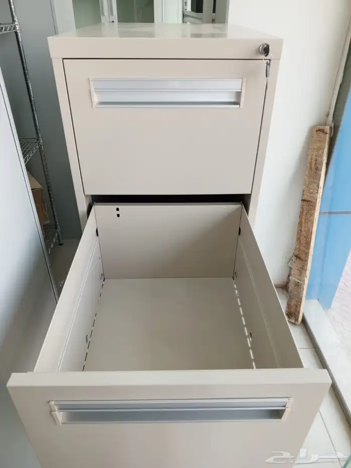 اثاث مكتبي  محطات عمل  شالونات دواليب  مكاتب  كراسي 1