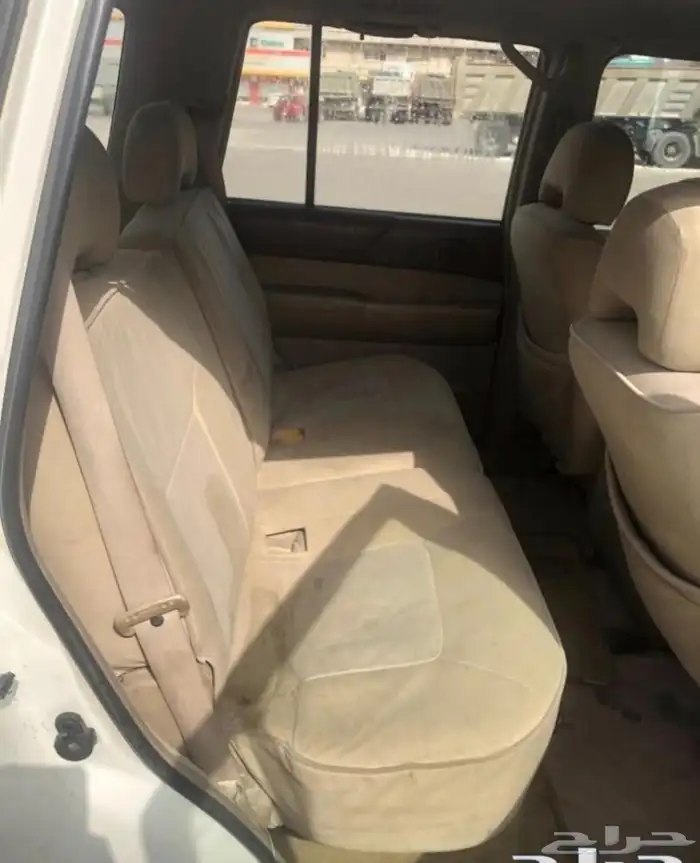 مراتب باترول لونها بيج موديله 2002 المرتبه الثانيه 0