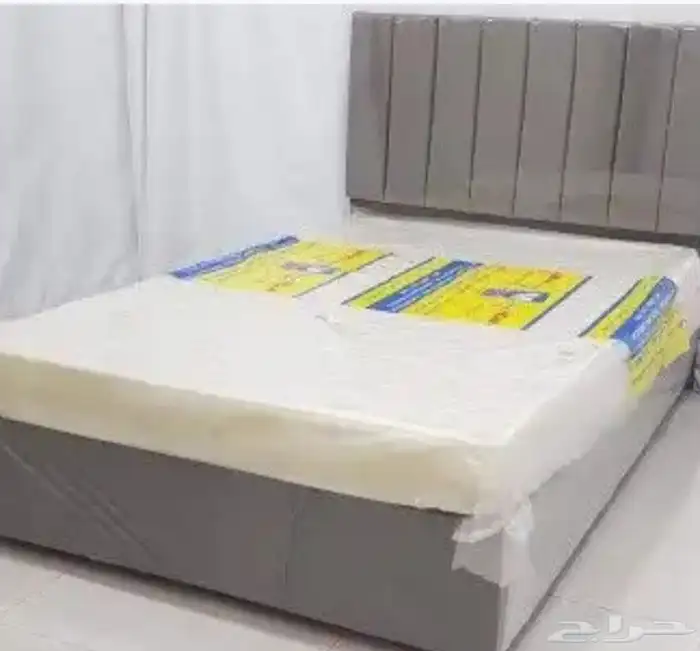 اسره خشب جديده عليهآ عرض خاص وسعر مميزه لطلب تواصل ع رقم ال 3