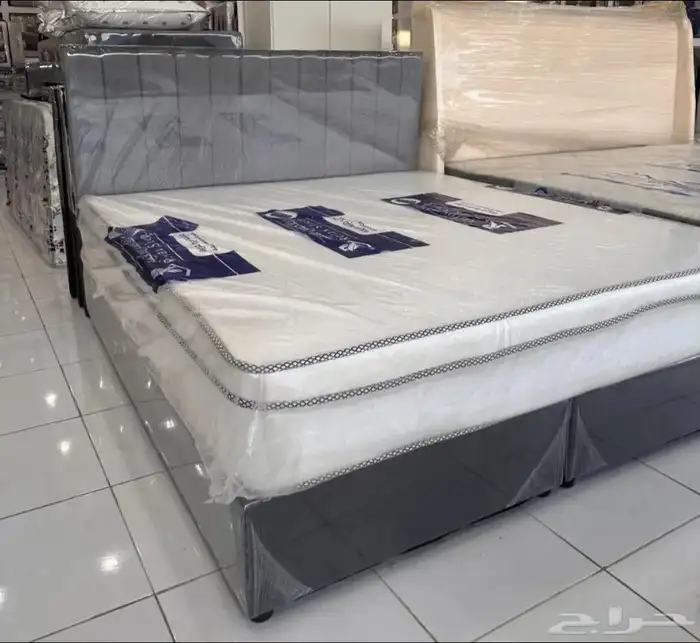 اسره خشب جديده عليهآ عرض خاص وسعر مميزه لطلب تواصل ع رقم ال 9