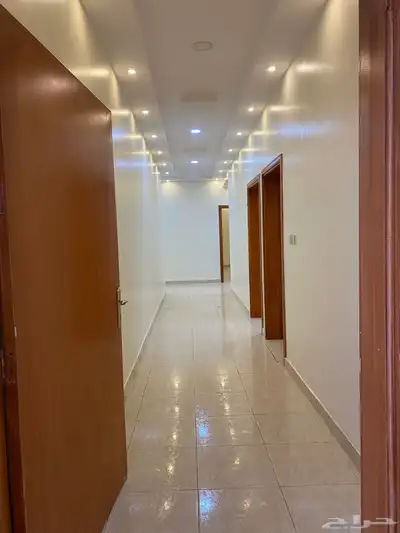 للبيع فيلا دور وشقتين بمخطط حطين 4