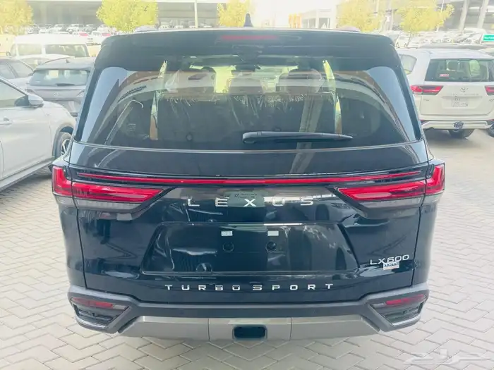 لكزس LX 2024 3