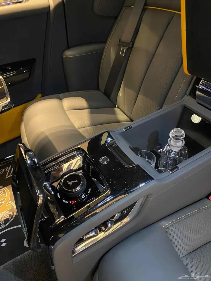 Rolls Royce phantom 2023 8