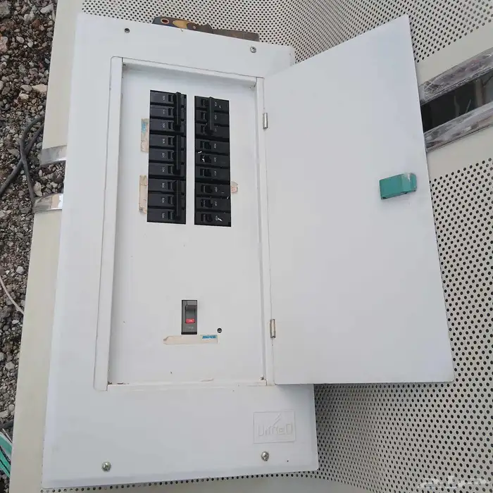 طبلون كهرباء عدادات ومنظمات هواء غطاسات قواطع 0