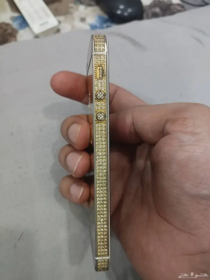 ايفون 5 ذهبي اصدار محدود 1