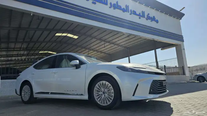 تويوتا كامري LE بنزين 2025 3