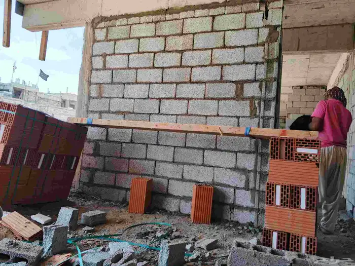 معلم بناء مليس 1