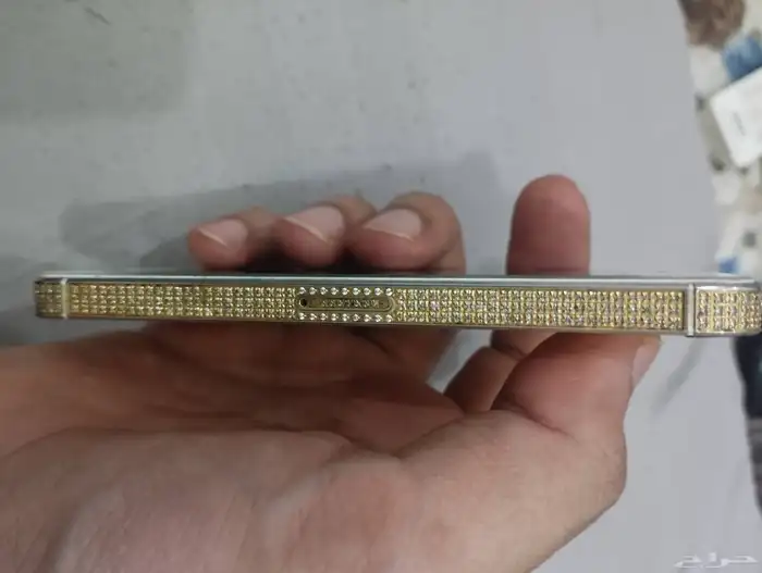 ايفون 5 ذهبي اصدار محدود 4