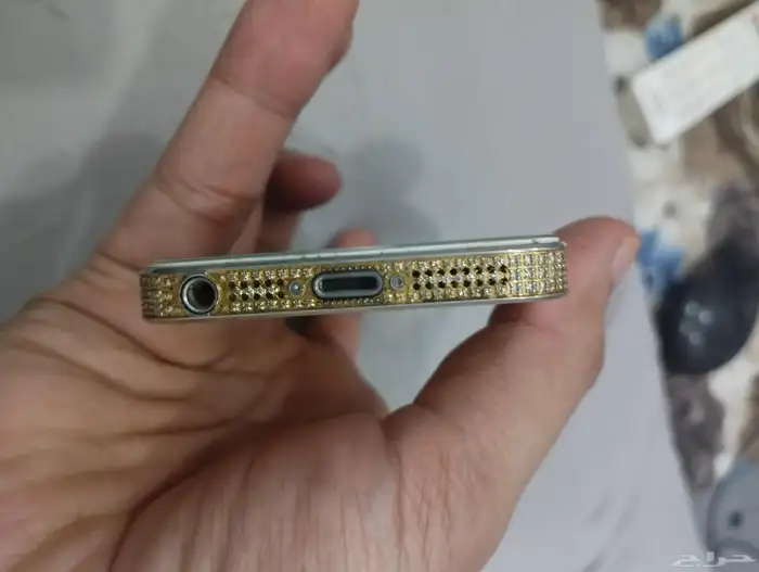 ايفون 5 ذهبي اصدار محدود 2