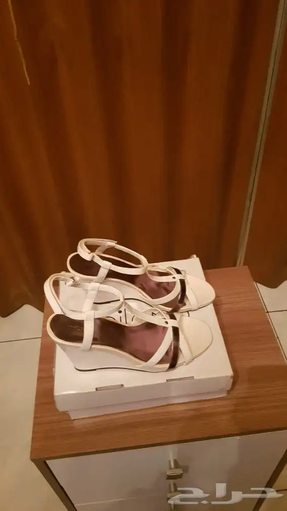 صندل أبيض نسائي 1