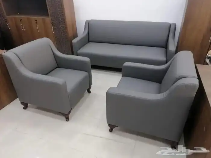كنب مكتبي و كنبات جلد فخم جديد و كلاسيك جاهزا في ورشة وطني 2