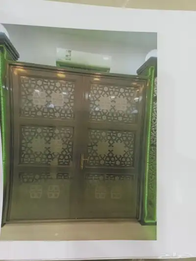 باب حديد ليزر 0
