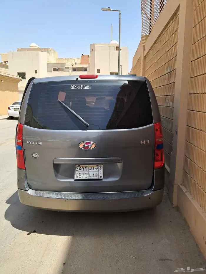 فانh1موديل 2010ماشيه548 ألف كل شيء عالشرط صاحبها رجال محافظ 0