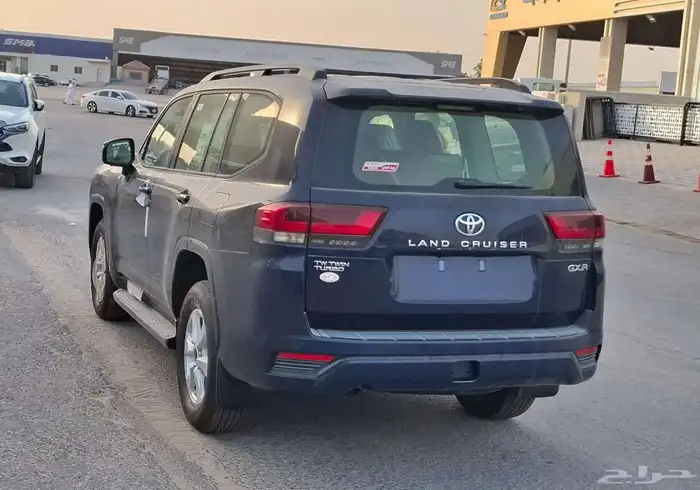 لاندكروزر GXR2 ديزل 2024 3