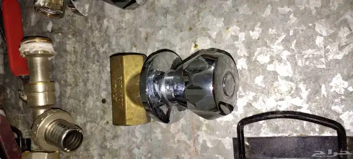 محابس وكيلون ومكينة قص حديد ومغسلة و دينبو 5