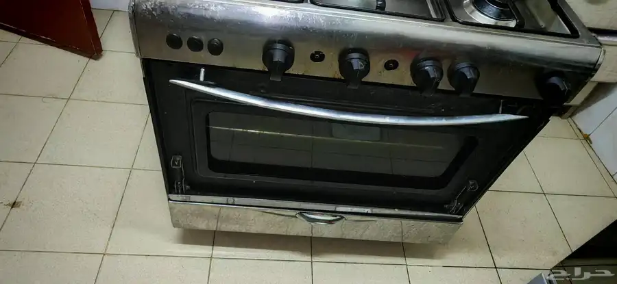 غرفة نوم وفرن وشاشه 3