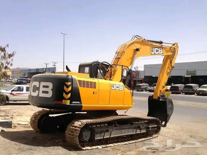سائق بوكلين يبحث عن عمل في الرياض الجنسية يمني 0
