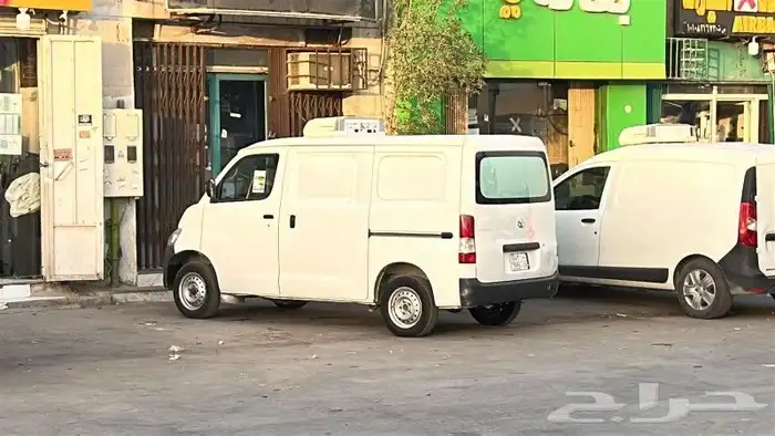 ثلاجة هايس فإن للايجار شهري او سنوي 4