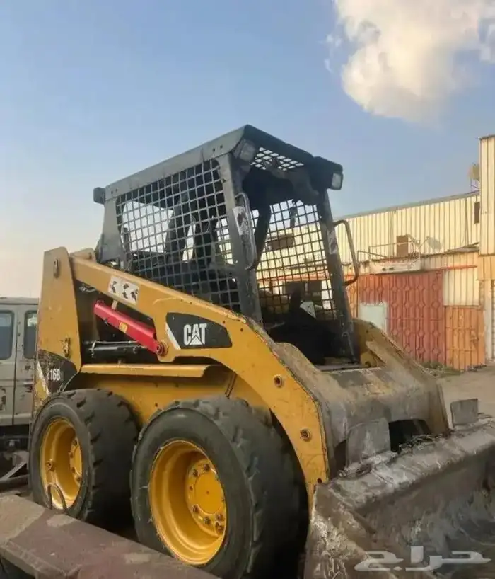 يوجد لدينا جميع المعدات شيول بوكلين قلابات بلدوزر 4