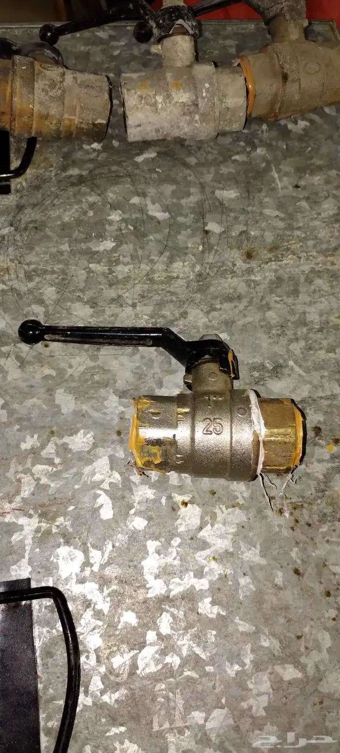 محابس وكيلون ومكينة قص حديد ومغسلة و دينبو 4