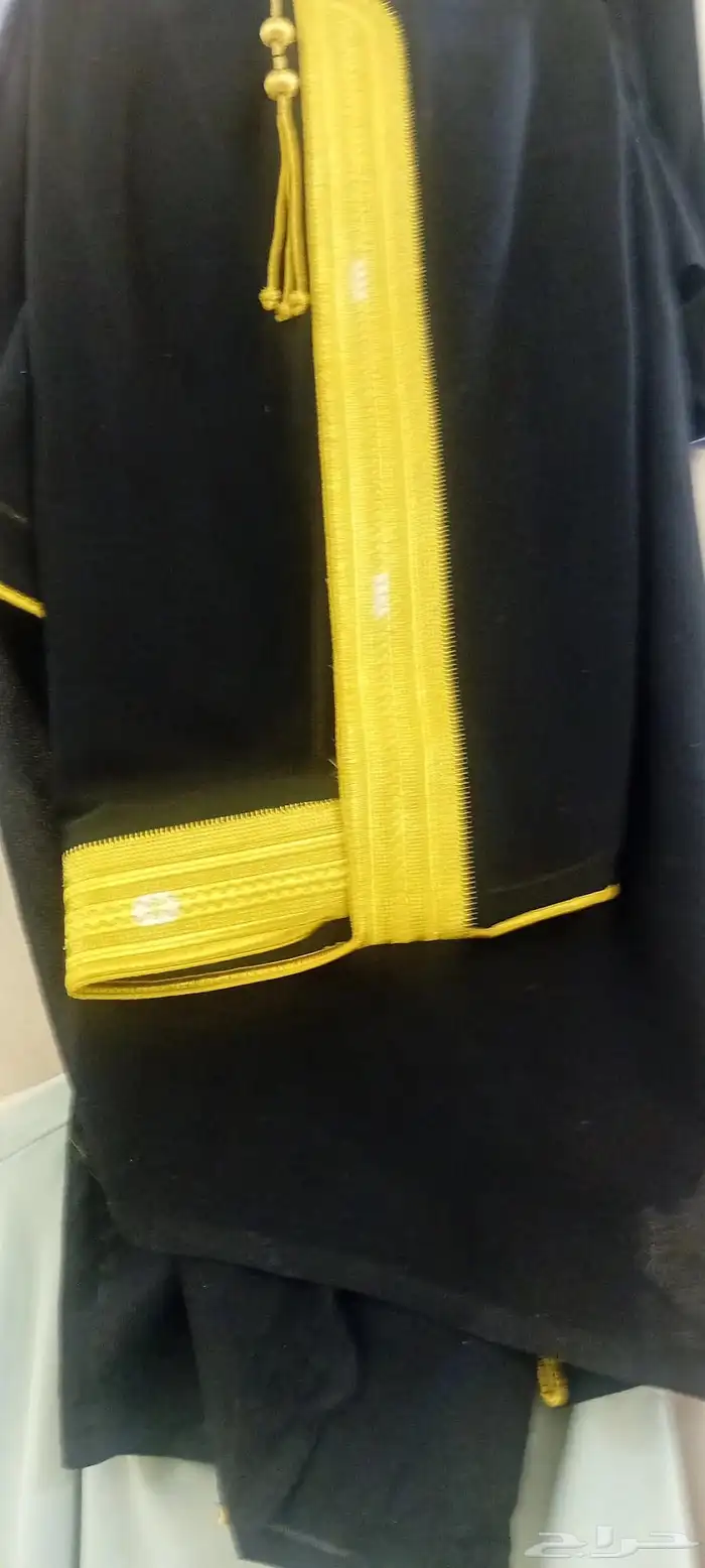 بشت للبيع مشلح للبيع بشت استخدام مرة وحدة لبسته وقت الزواج 4