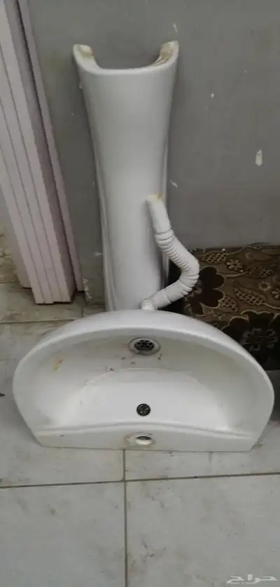 مغاسل حبة لون ابيض والثاني معتك بمبا خزف السعودي 0