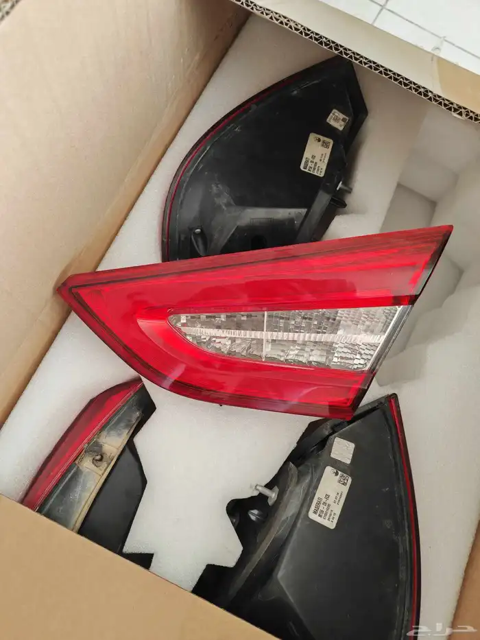 اسطبات وانارة امامي مزراتي كواتروبورتي 2015 أصلية للبيع 2