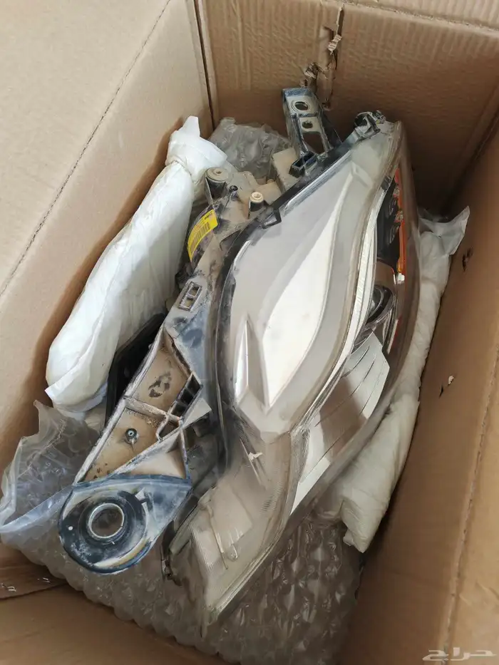 اسطبات وانارة امامي مزراتي كواتروبورتي 2015 أصلية للبيع 1