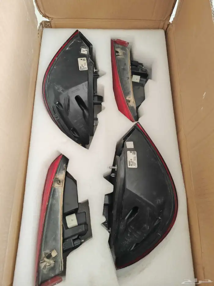 اسطبات وانارة امامي مزراتي كواتروبورتي 2015 أصلية للبيع 3