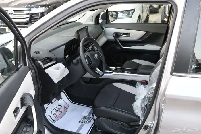 تويوتا فيلوز GLX 2025 4