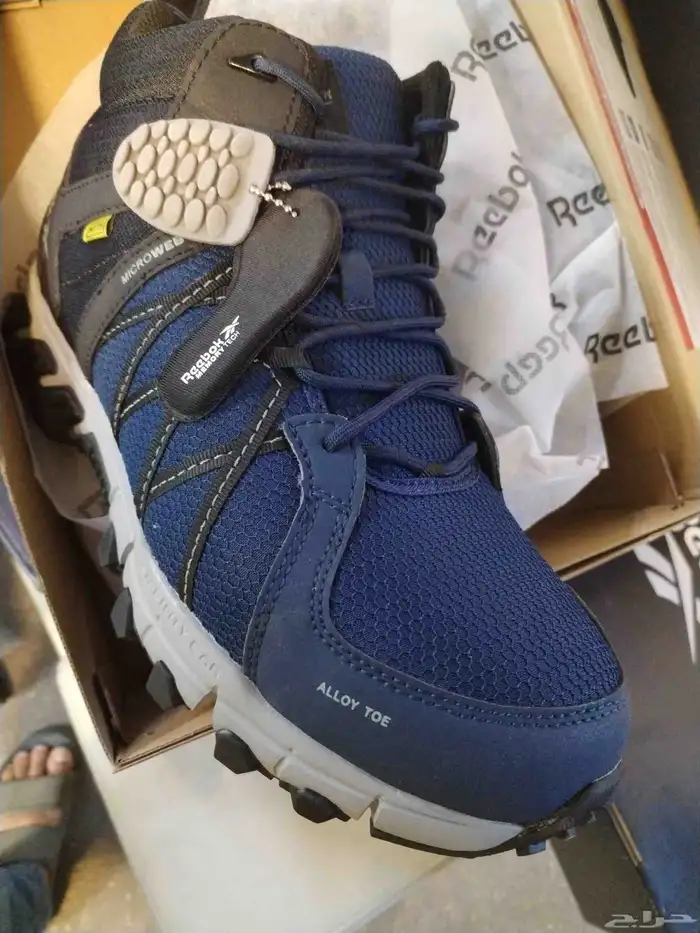 أحذية سيفتي ماركة ريبوك مقاس كبير 2