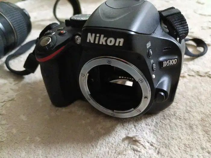 كاميرا Nikon D5100 وكامل ملحقاتها 0